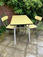 Vintage tafel en 2 stoelen pastelgele formica, Ophalen