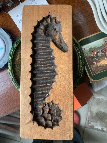 vintage houten bakvorm beschikbaar voor biedingen