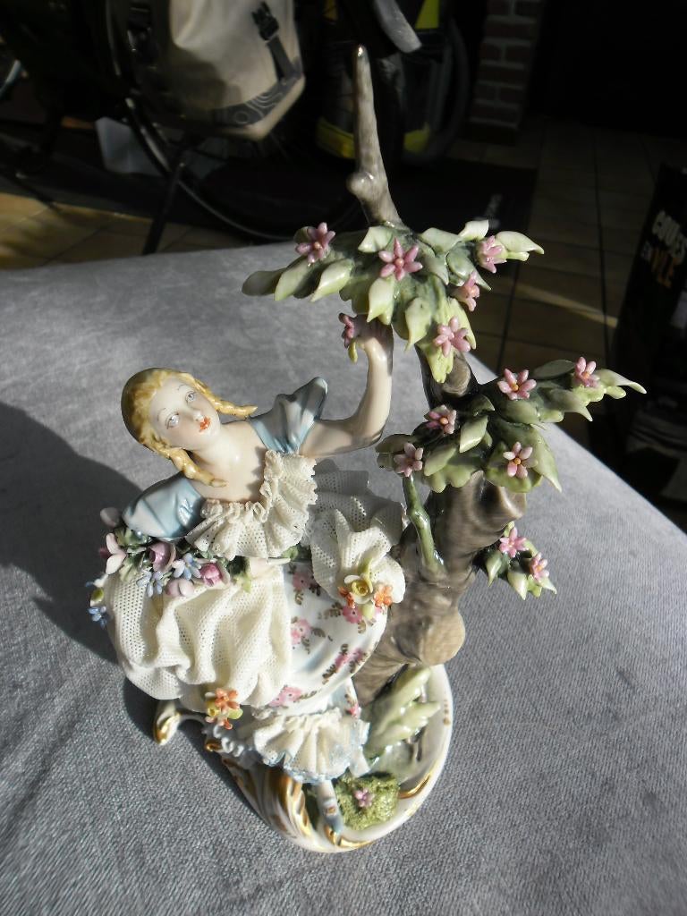 Capodimonte Beeldje, Verzamelen, Beelden en Beeldjes, Gebruikt, Overige typen, Ophalen