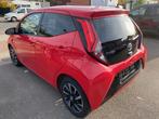 Toyota Aygo X-CITE 5DEURS MET 2JAAR GARANTIE, Autos, Rouge, Achat, 998 cm³, Euro 6
