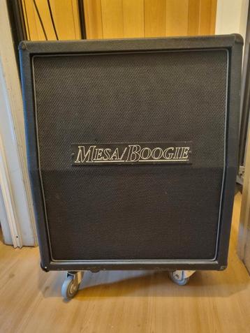 Mesa 2x12 met v30 speakers in zeer goede staat beschikbaar voor biedingen