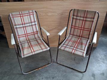 Retro tuinstoelen beschikbaar voor biedingen