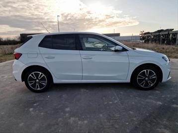 SKODA FABIA PETROL ️ À 2023.17 000 KM, Autos, Achat, Euro 6, Entreprise, Boîte manuelle