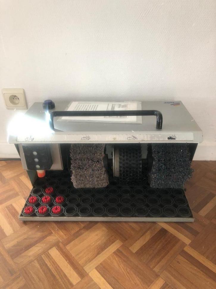 Cireuse à chaussure WESTI, Vêtements | Hommes, Chaussures, Comme neuf, Enlèvement