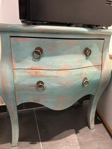 Houten dressoir  beschikbaar voor biedingen