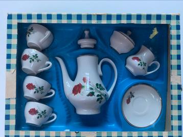 Vintage servies kinderen in porselein met rozenprint beschikbaar voor biedingen
