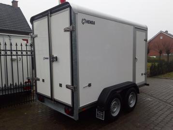 Gesloten aanhangwagens GEREMD ALS NIEUW !! ! disponible aux enchères