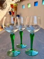 Wijnglas (12 stuks) met groene basis, Ophalen, Zo goed als nieuw