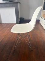 Witte kuipstoel vitra, Huis en Inrichting, Stoelen, Ophalen