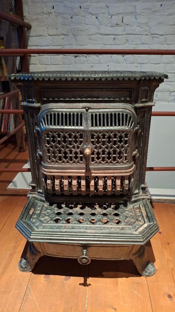 Ancien poêle à bois/charbon en fonte, Antiek en Kunst, Antiek | Woonaccessoires, Ophalen