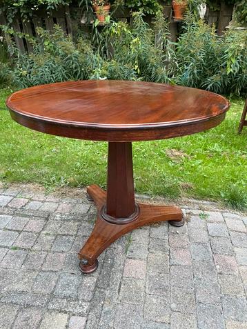 William IV regancy centre table rond met tilt top beschikbaar voor biedingen