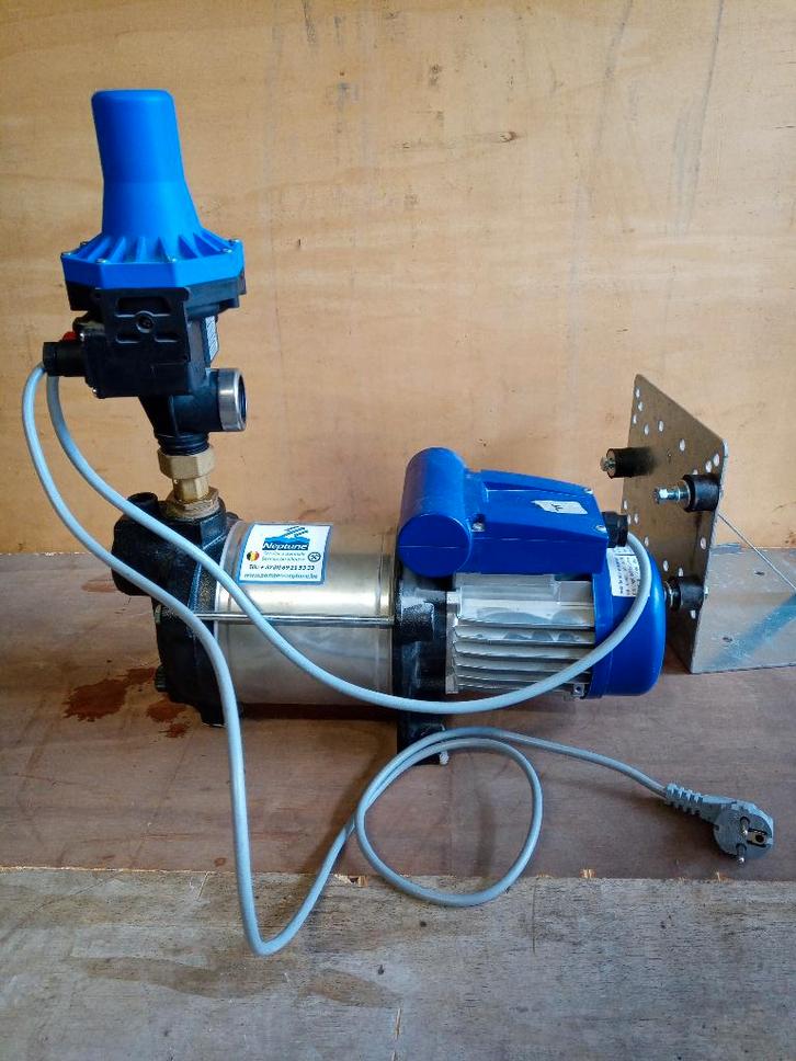 pompe à eau de pluie 2022, Jardin & Terrasse, Pompes à eau, Comme neuf, Électrique, Pompe d'appoint, Enlèvement