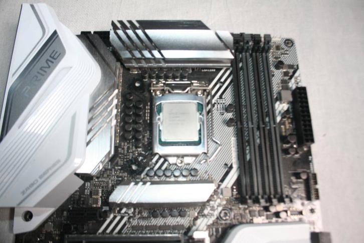 Intel i5 11400F cpu Processor, Computers en Software, Processors, Ophalen of Verzenden