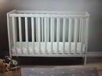 Lit bébé Ikea SUNDVIK gris (60 cm par 120 cm), Enfants & Bébés, Comme neuf, Moins de 140 cm, Enlèvement, Moins de 70 cm