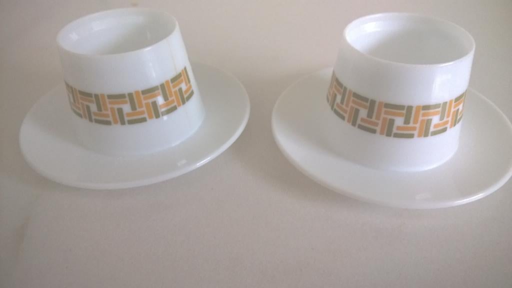 Vintage  : Dbp Plastics - 2 eierendopjes - jaren '70, Antiquités & Art, Enlèvement ou Envoi