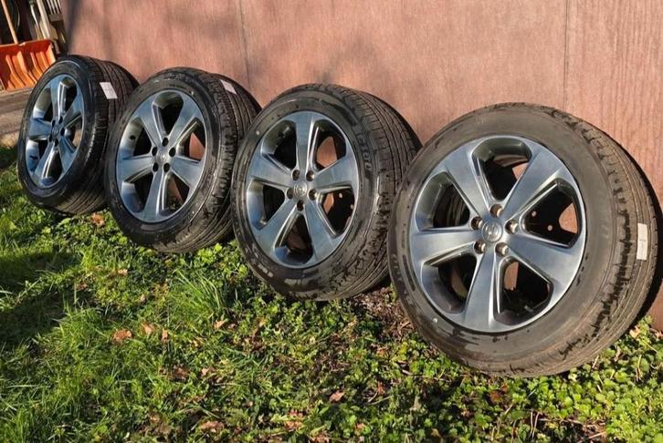 Nieuwe zomerbanden (Opel) 215 55 R18 + lichtmetalen velgen, Auto-onderdelen, Banden en Velgen, Band(en), Zomerbanden, 18 inch