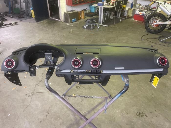 Dashboard van een Audi A3, Auto-onderdelen, Dashboard en Schakelaars, Audi, Gebruikt, 3 maanden garantie, Ophalen of Verzenden