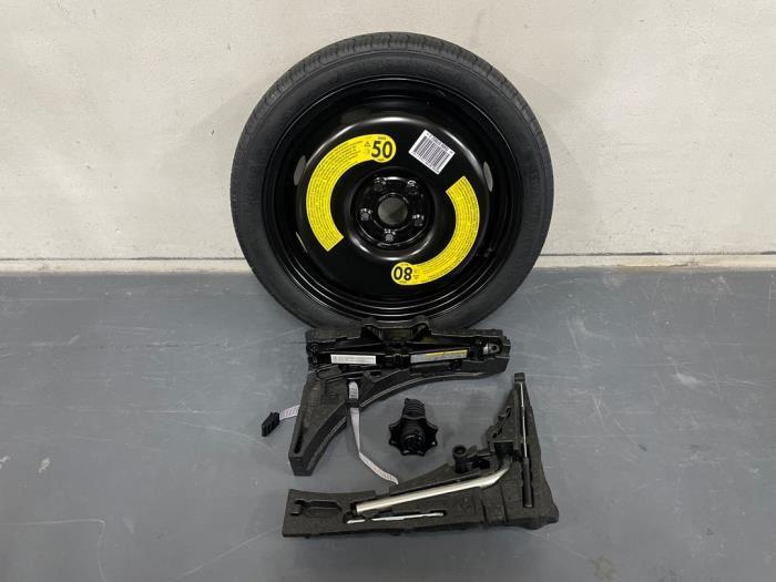 Krikset + reservewiel van een Audi A3, Auto-onderdelen, Overige Auto-onderdelen, Audi, Gebruikt, 3 maanden garantie, Ophalen of Verzenden