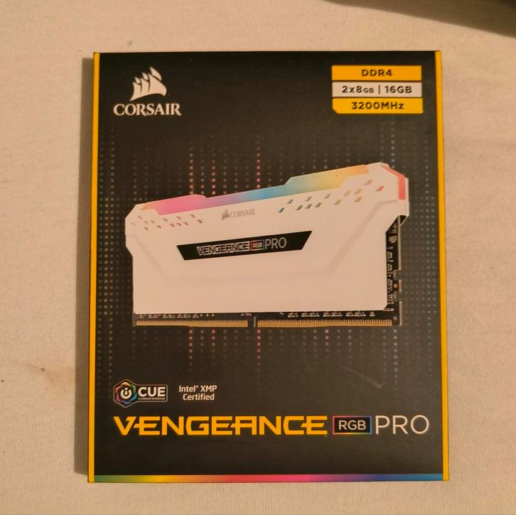 Corsair Vengeance RGB, Informatique & Logiciels, Mémoire RAM, Comme neuf, Desktop, 16 GB, DDR4, Enlèvement ou Envoi