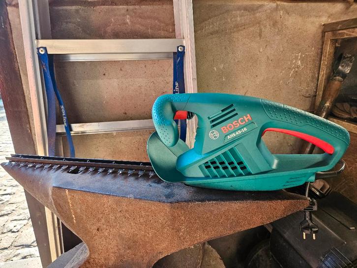 taille-haie Bosh, Jardin & Terrasse, Taille-haies, Comme neuf, Électrique, Enlèvement