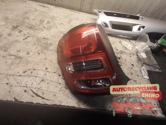 Feu arrière gauche d'un Citroen C3, -, 3 mois de garantie, Utilisé, -