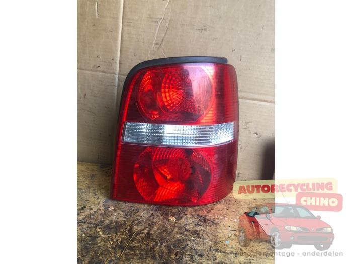 Achterlicht rechts van een Volkswagen Touran, Auto-onderdelen, Verlichting, Volkswagen, Gebruikt, 3 maanden garantie, Ophalen of Verzenden