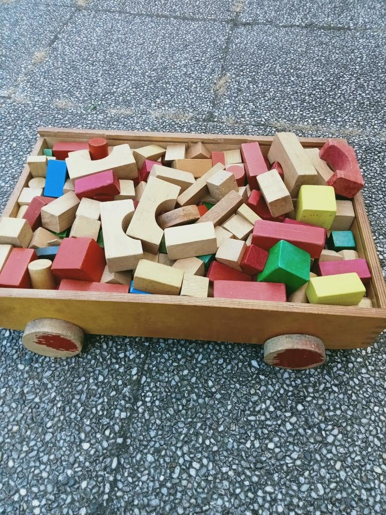 Wagentje met houten blokjes, Kinderen en Baby's, Speelgoed | Houten speelgoed, Ophalen