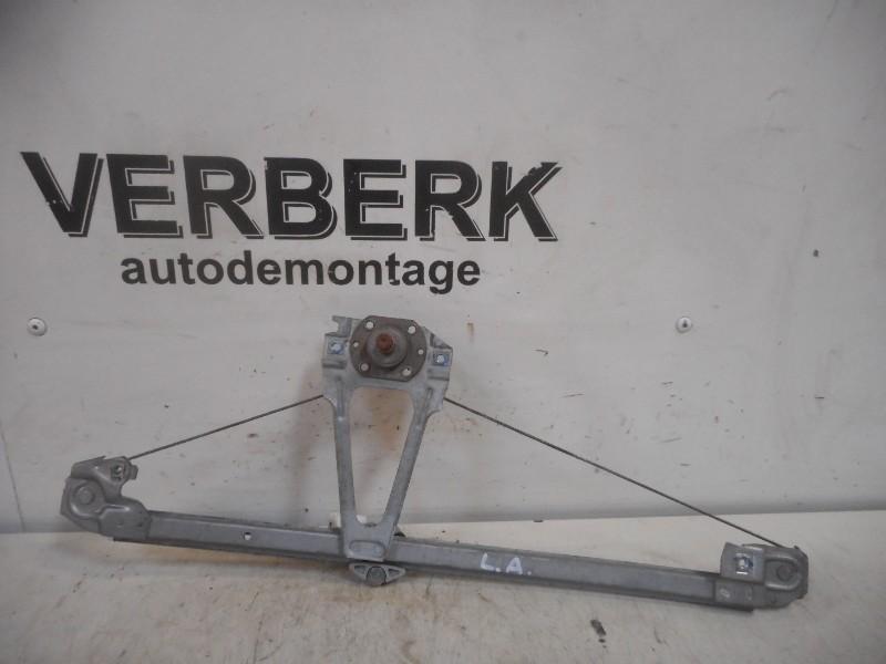 VITRE MECANISME MANUAL ARRIÈRE GAUCHE 190 (W201), Utilisé, Mercedes-Benz
