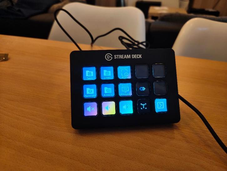 Elgato Stream Deck MK2, Informatique & Logiciels, Claviers, Comme neuf, Autres dispositions, Filaire, Touches multimédia, Enlèvement ou Envoi