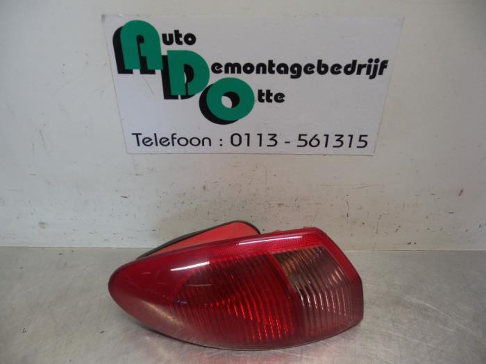 Feu arrière gauche d'un Alfa Romeo 147, Autos : Pièces & Accessoires, Éclairage, Alfa Romeo, Utilisé, 3 mois de garantie, Enlèvement ou Envoi