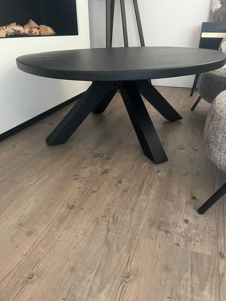 Ronde design salontafel Mat zwart diameter 110 H 47, Ophalen, Zo goed als nieuw