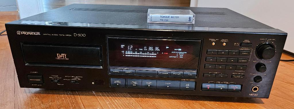 Pioneer D-500 DAT + Télécommande: 100% Révisé et aligné, TV, Hi-fi & Vidéo, Enlèvement ou Envoi, Magnétophone