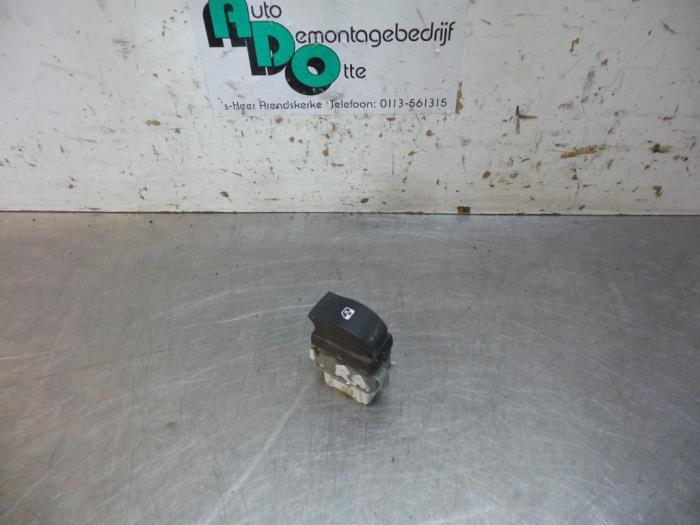 Elektrisch Raam Schakelaar van een Renault Scenic (Scenic 03, Auto-onderdelen, Dashboard en Schakelaars, Renault, Gebruikt, 3 maanden garantie