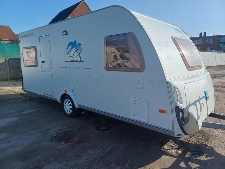 Caravan Knaus Südwind 500 FU, Caravans en Kamperen, Caravans, Knaus, Douche, Hordeur, Luifel, Mover, Reservewiel, Ringverwarming