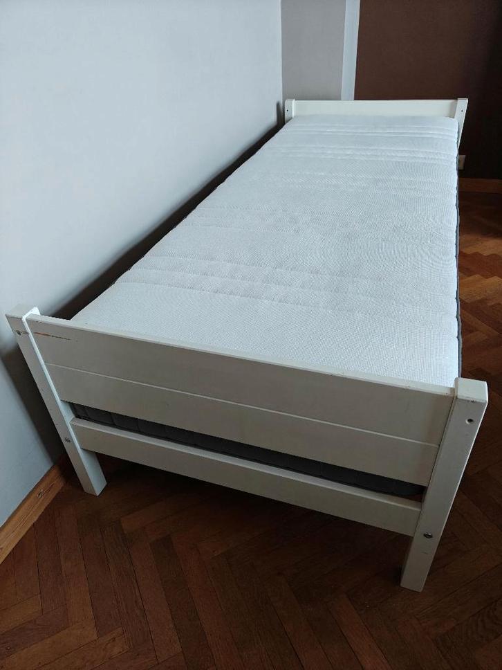 Eenpersoonsbed inclusief HÖVÄG matras Ikea, Huis en Inrichting, Slaapkamer | Bedden, Zo goed als nieuw, Eenpersoons, 90 cm, 200 cm