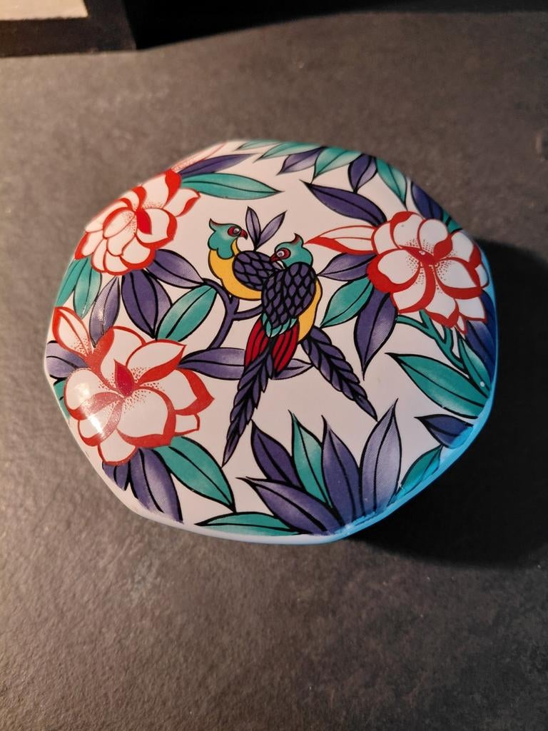 Antieke aardewerken doos met parkietenpatronen, Ophalen of Verzenden