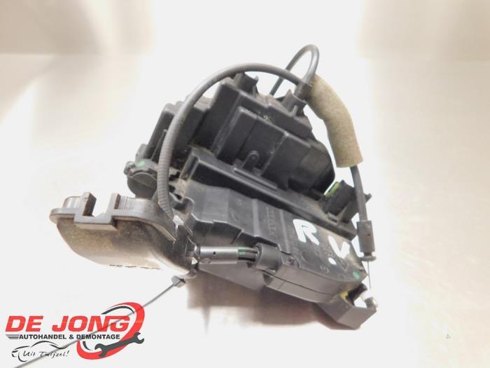 Serrure portière mécanique 4portes avant droite d'un Renau, Autos : Pièces & Accessoires, Carrosserie & Tôlerie, Renault, Utilisé