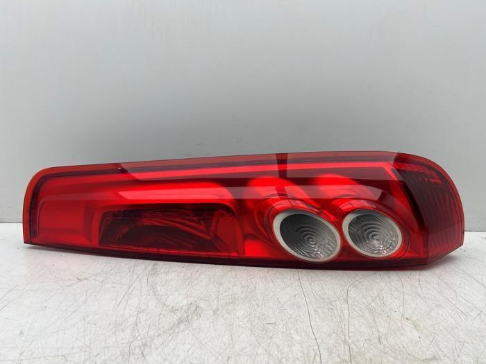 Feu arrière droit d'un Ford Fiesta, Autos : Pièces & Accessoires, Éclairage, Ford, Utilisé, 3 mois de garantie, Enlèvement ou Envoi