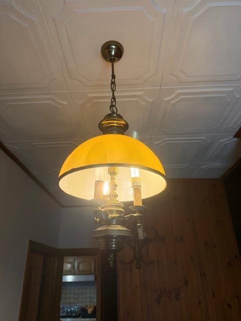 Vintage hanglamp met gele kap – sfeervolle blikvanger, Huis en Inrichting, Lampen | Hanglampen, Gebruikt, Ophalen