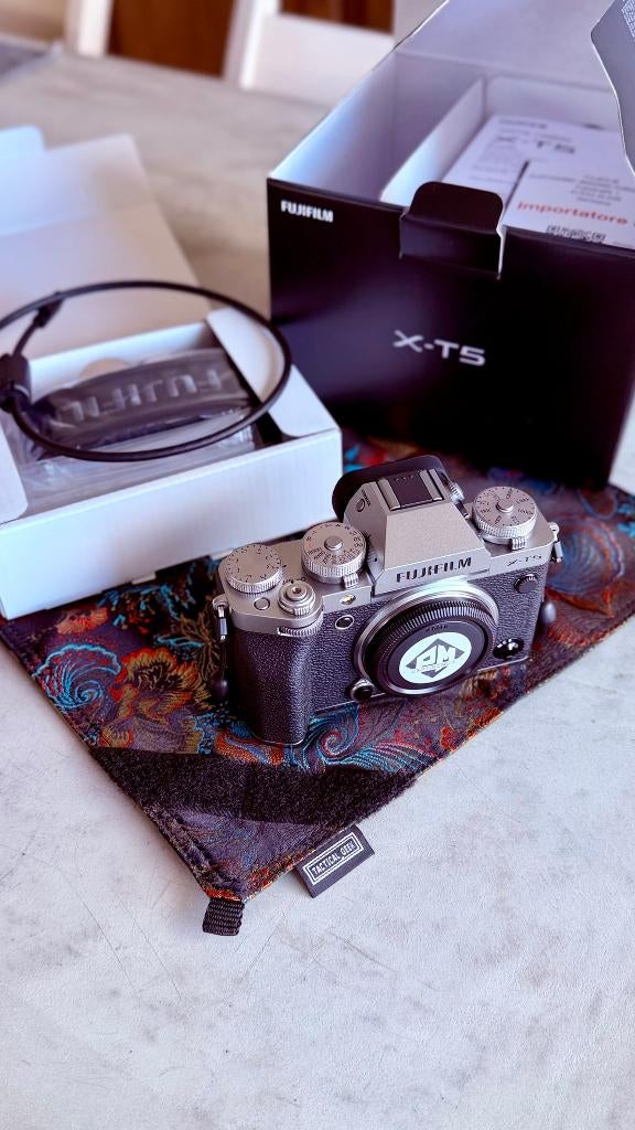 Fujifilm X-T5, TV, Hi-fi & Vidéo, Appareils photo numériques, Sans zoom optique, Enlèvement ou Envoi, Compact, Comme neuf