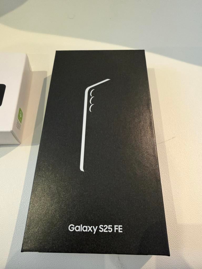 Samsung Galaxy S25 FE nieuw ongeopend + 2 jaar garantie, Telecommunicatie, Ophalen, Zo goed als nieuw