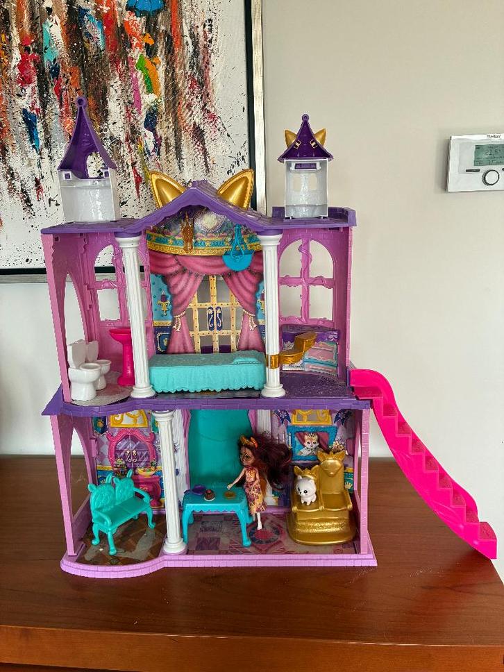 CHATEAU DE PRINCESSE, Enfants & Bébés, Jouets | Maisons de poupées, Comme neuf, Maison de poupées, Enlèvement