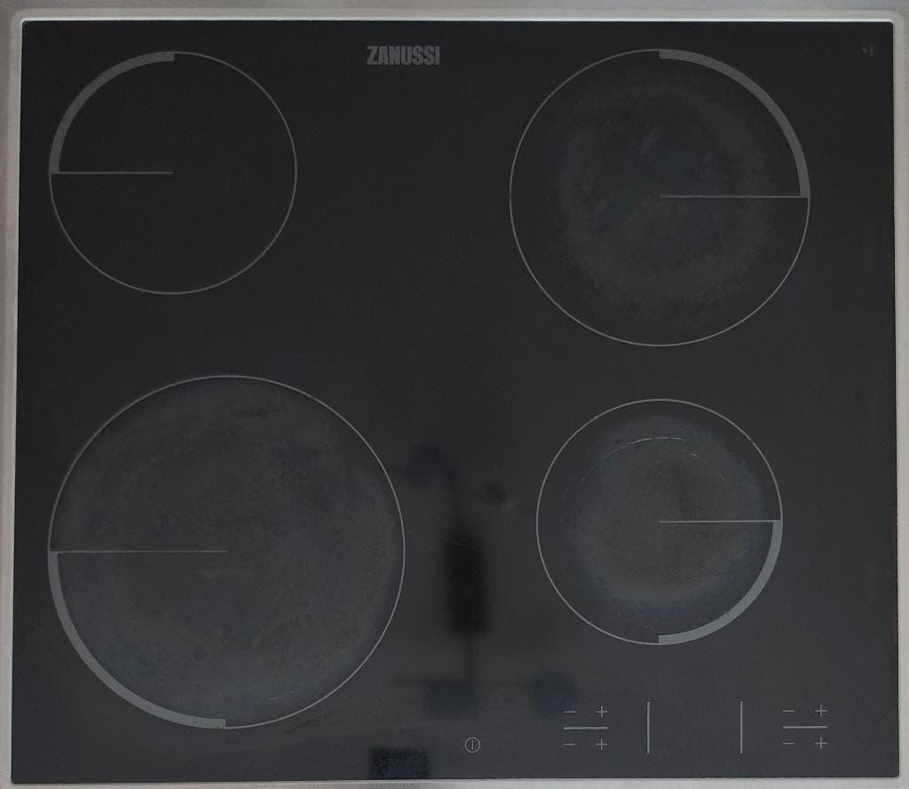 taque vitrocéramique Zanussi, Electroménager, Tables de cuisson, Utilisé, Encastré, 4 zones de cuisson, Enlèvement