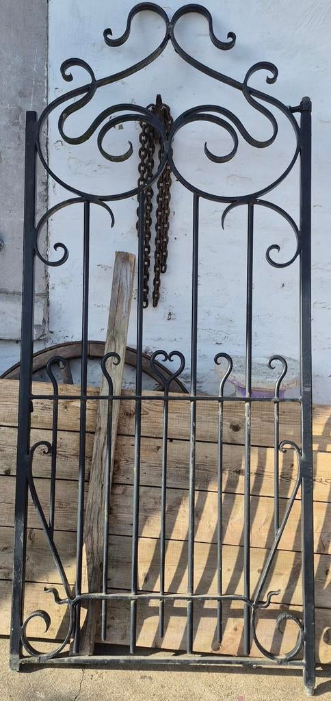 Joli portail en fer forgé,  82 sur 190, Enlèvement, Fer