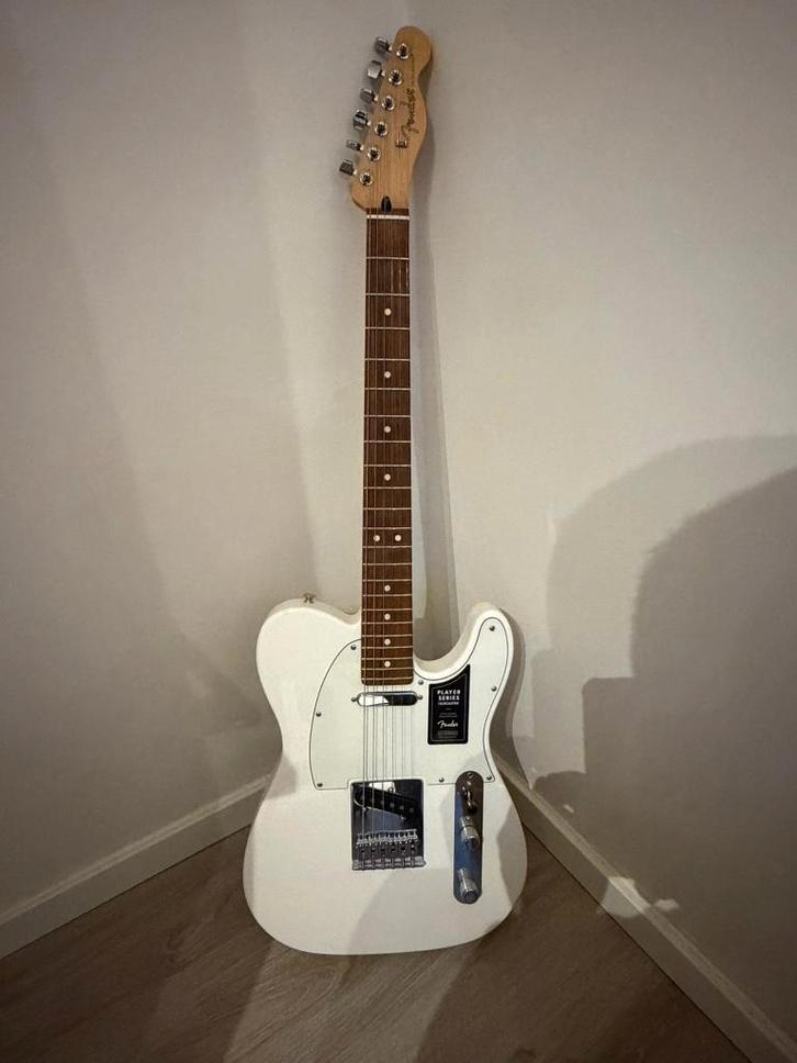 Guitare Fender Telecaster + ampli Boss Katana, Musique & Instruments, Instruments à corde | Guitares | Électriques, Neuf, Fender