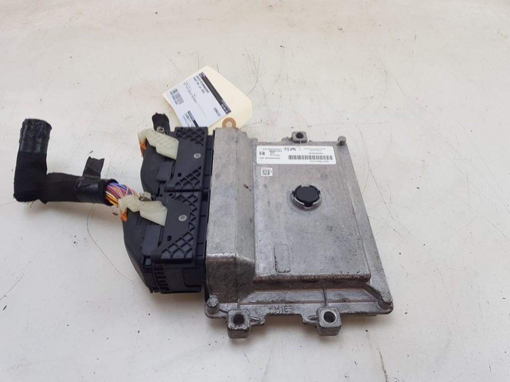 COMPUTER MOTOR Peugeot 208 II (UB / UH / UP) (01-2019/-), Gebruikt, Peugeot