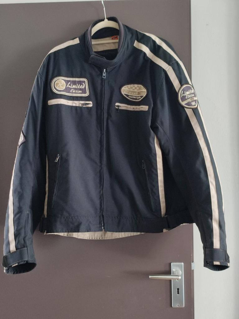 Motor jas xl, Motoren, Ophalen