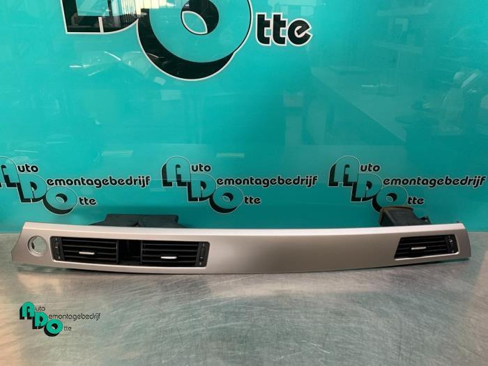 Luchtrooster Dashboard van een BMW 3-Serie (3-Serie 04-), Auto-onderdelen, Dashboard en Schakelaars, BMW, Gebruikt, 3 maanden garantie