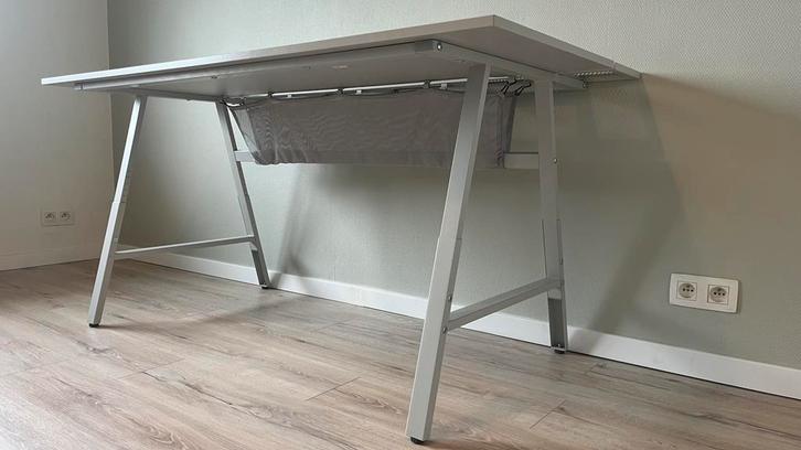 Bureau en excellent état, Maison & Meubles, Bureaux, Comme neuf, Bureau, Enlèvement