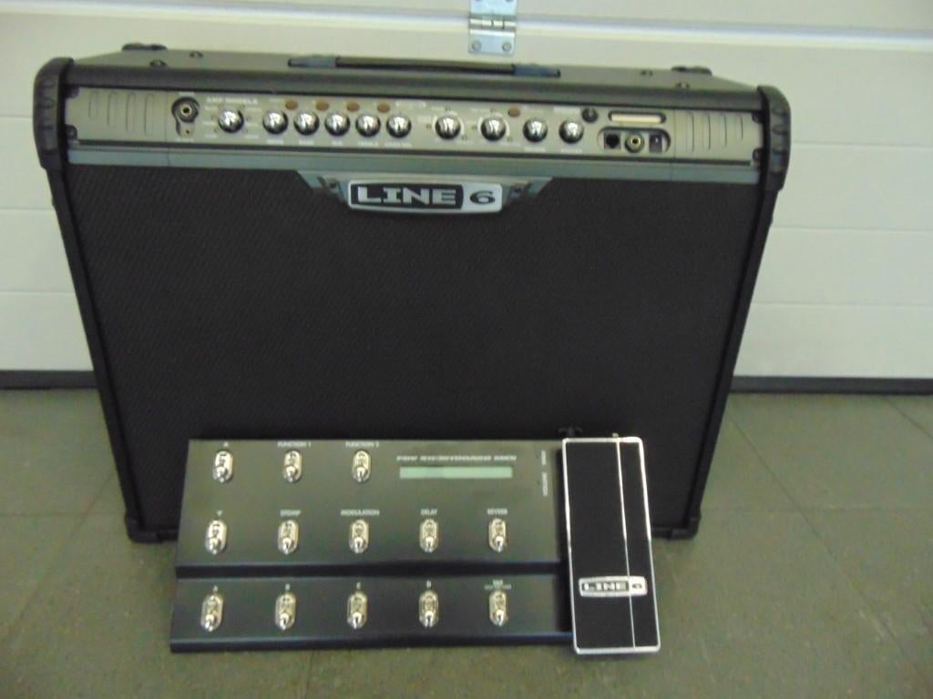 Line 6 SPIDER III 150 Watt + Line 6 FBV Shortboard USB MKII, Muziek en Instrumenten, Ophalen, Nieuw, Gitaar, 100 watt of meer